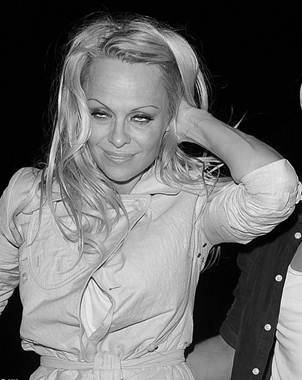 Fotografian a Pamela Anderson con copas encima Notcias Matamoros